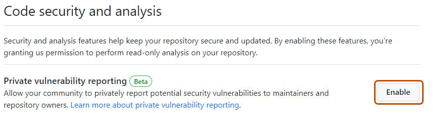 Captura de pantalla de la página "Seguridad y análisis de código", en la que se muestra la opción "Informes de vulnerabilidades privadas". El botón "Habilitar" está resaltado en naranja.