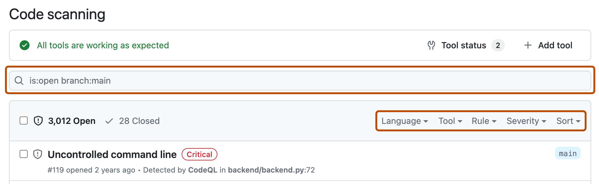 code scanning 경고 페이지 스크린샷. 검색창 및 필터 드롭다운 메뉴는 진한 주황색으로 표시됩니다.