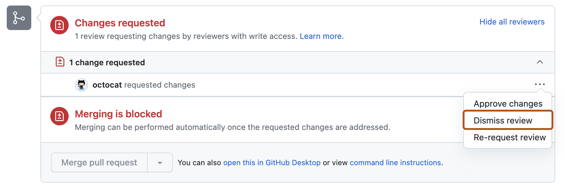 Screenshot: Mergefeld eines Pull Requests. Das Menü „Show options“ (Symbol für ein Hamburgermenü) wird erweitert, und die Option „Dismiss review“ ist orange umrandet.